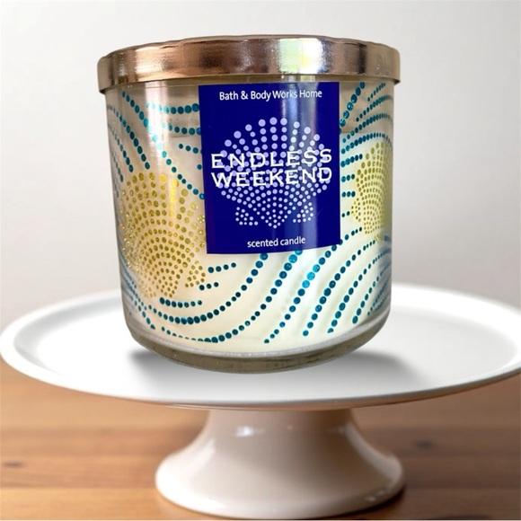 Bath & Body Works ENDLESS WEEKEND Large 3-Wick Scented Candle 14.5 oz - Picture 1 of 4